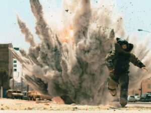 Immagine tratta da una scena del film "The Hurt Locker" nel quale il protagonista è un artificiere impegnato nella bonifica di IED in Iraq